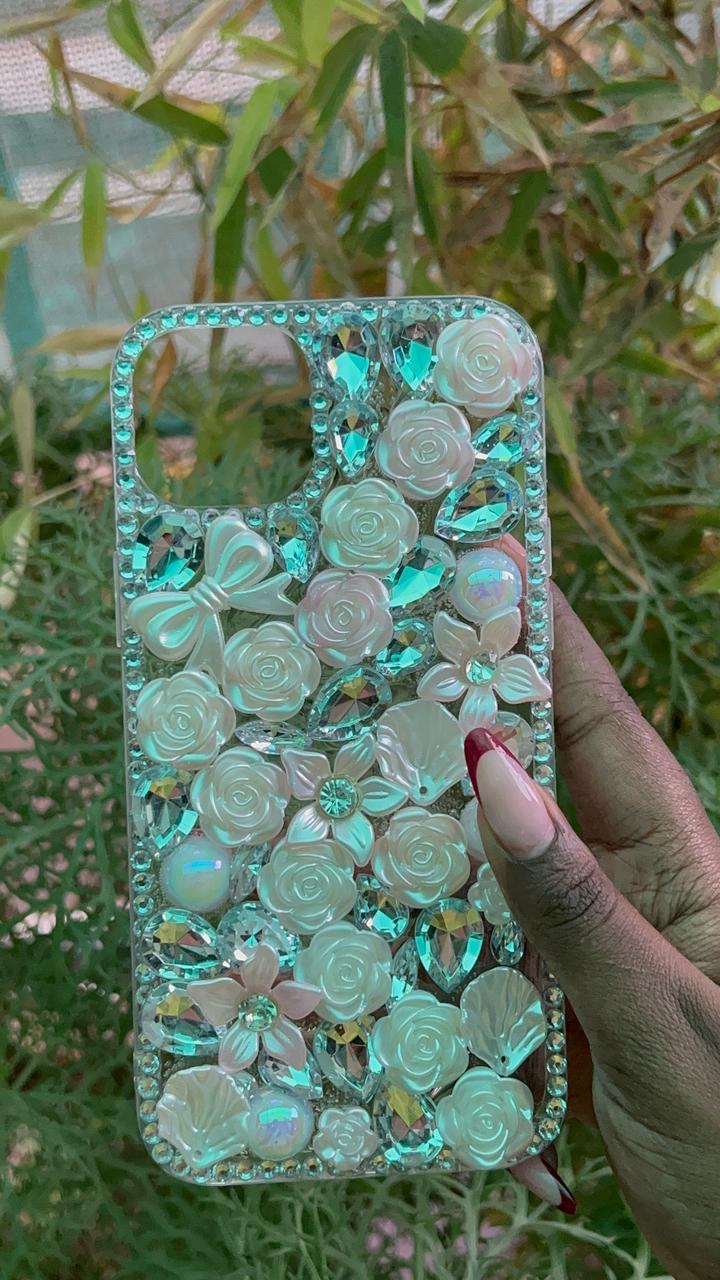 Crystal Garden Case – iPhone 14 / 15 Plus (3D Roses with Crystal Rhinestones)