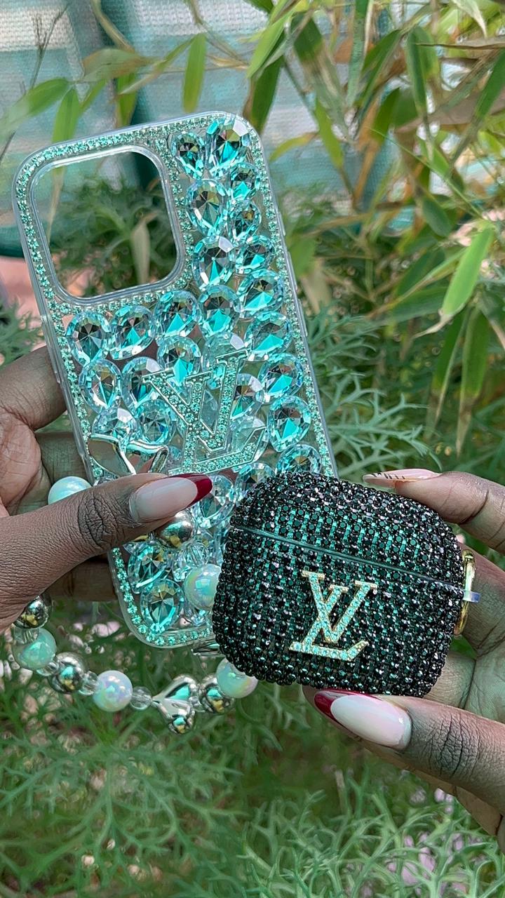 Luxe Crystal Pearl LV Case – iPhone 16 Pro (Gold Beads, Pearls & LV Charms)