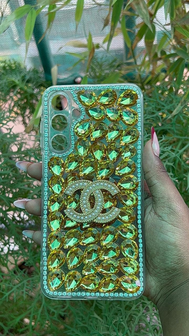 Golden Luxe Case – Samsung A16 (Gold Crystal with Pearl Accent)